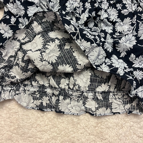 NWOT Lauren Conrad  Off the Shoulder Puff Ruffle Sleeve Blouse - Picture 7 of 8